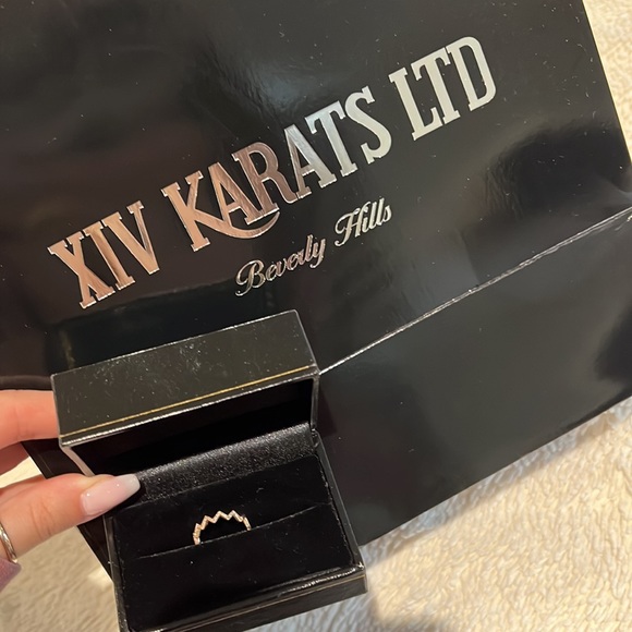 14 Karat Rose Gold Zig Zag Ring with 0.11 Carats - Picture 7 of 9